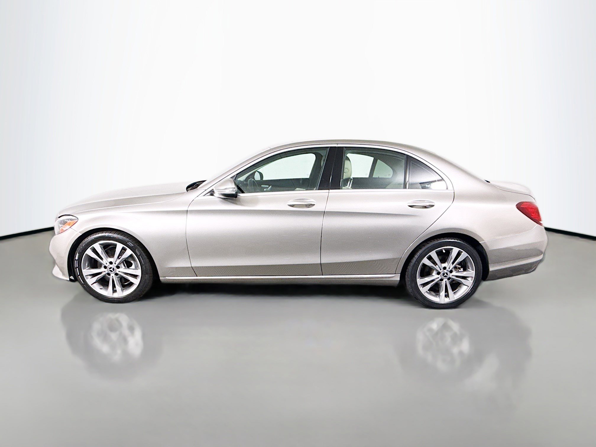 Used 2019 Mercedes-Benz C 300 Sedan image 6