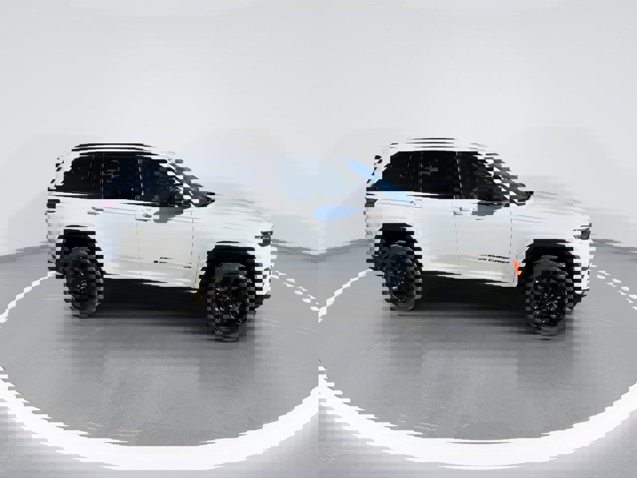 New 2025 Jeep Grand Cherokee Altitude image 9