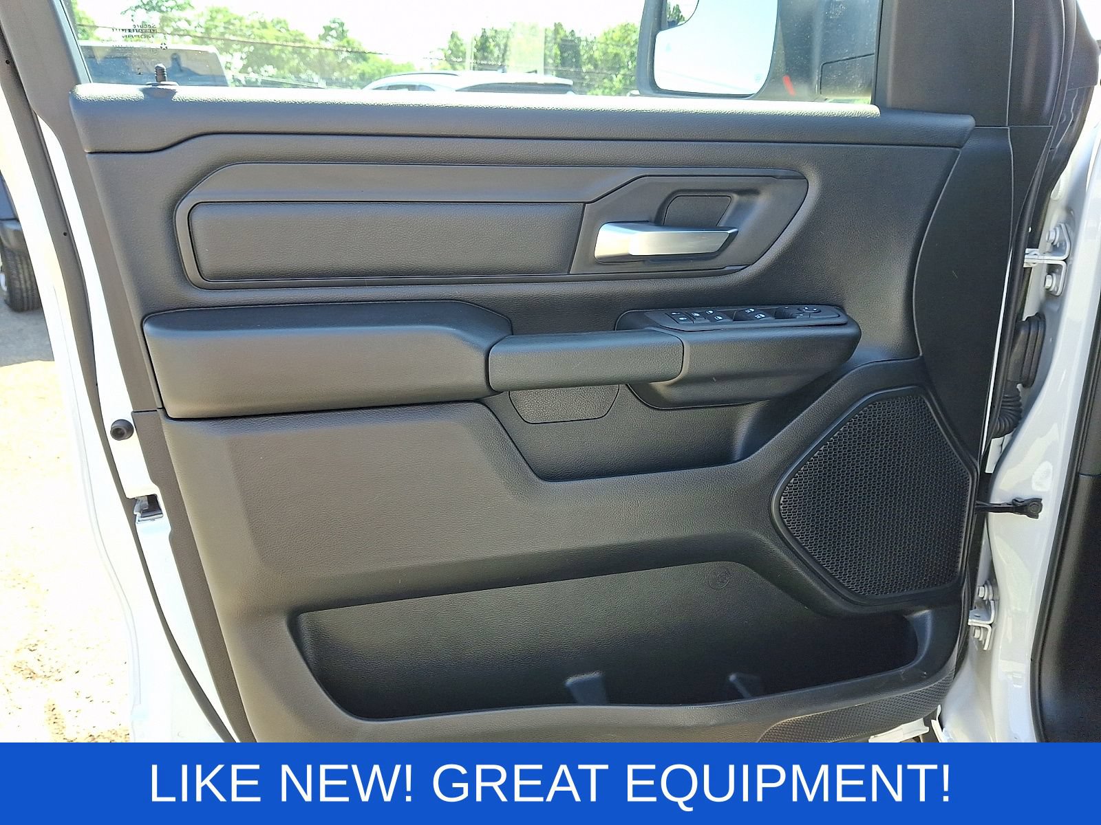 Used 2025 RAM 1500 Warlock AWD/4WD image 13