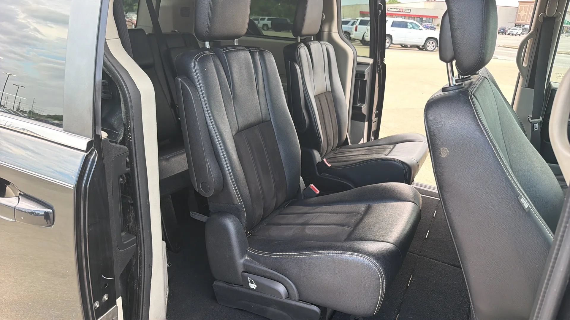 Used 2019 Dodge Grand Caravan SXT w/ Driver Convenience Group FWD image 71