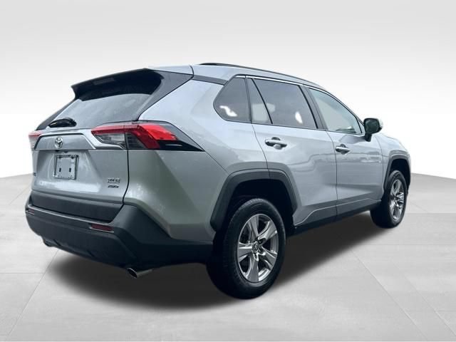 Used 2025 Toyota RAV4 XLE AWD/4WD image 8