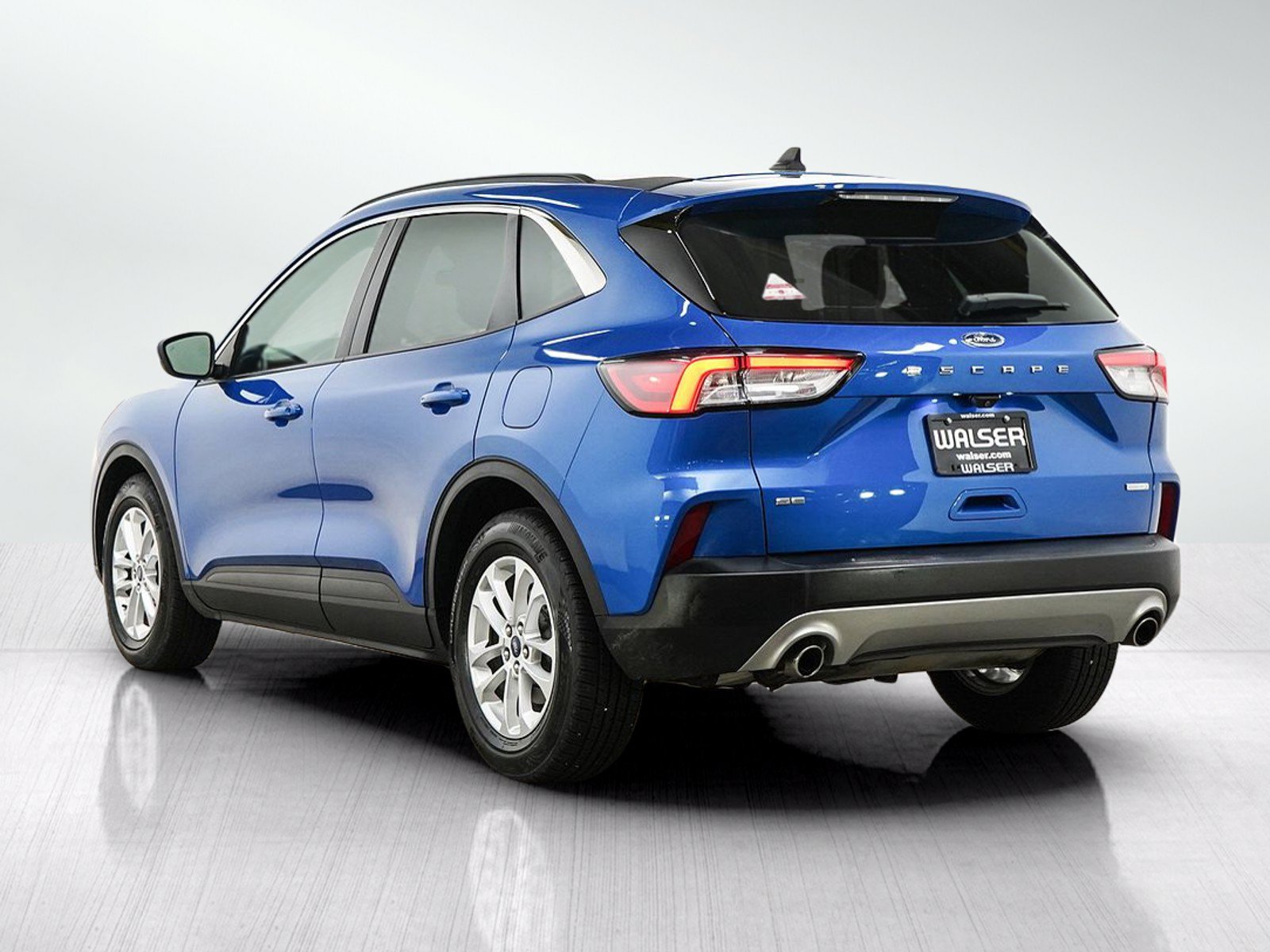 Used 2020 Ford Escape SE FWD image 3