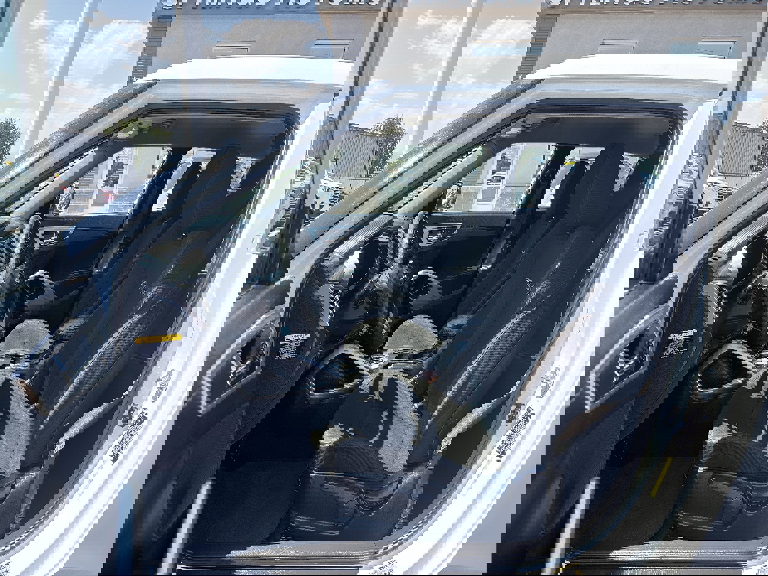Used 2016 Hyundai Veloster image 23