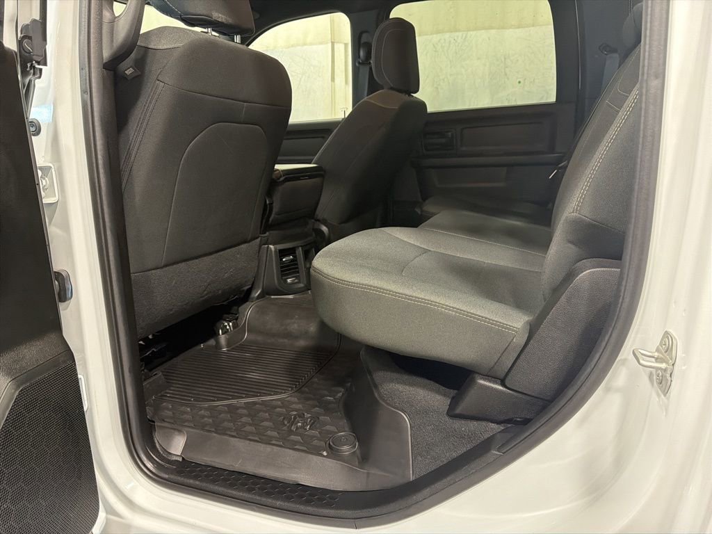 Used 2024 RAM 2500 Tradesman w/ Chrome Appearance Group image 17