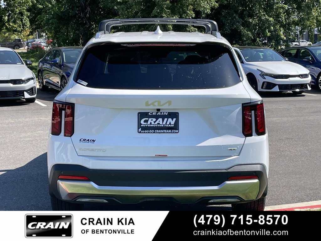 New 2025 Kia Sorento S image 6