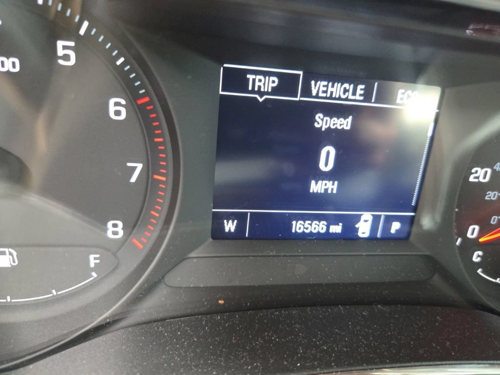 Used 2023 Chevrolet TrailBlazer LT FWD image 2