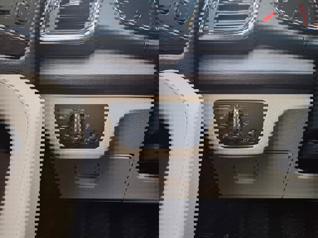 Used 2023 Audi Q5 2.0T Premium w/ Convenience Package image 25