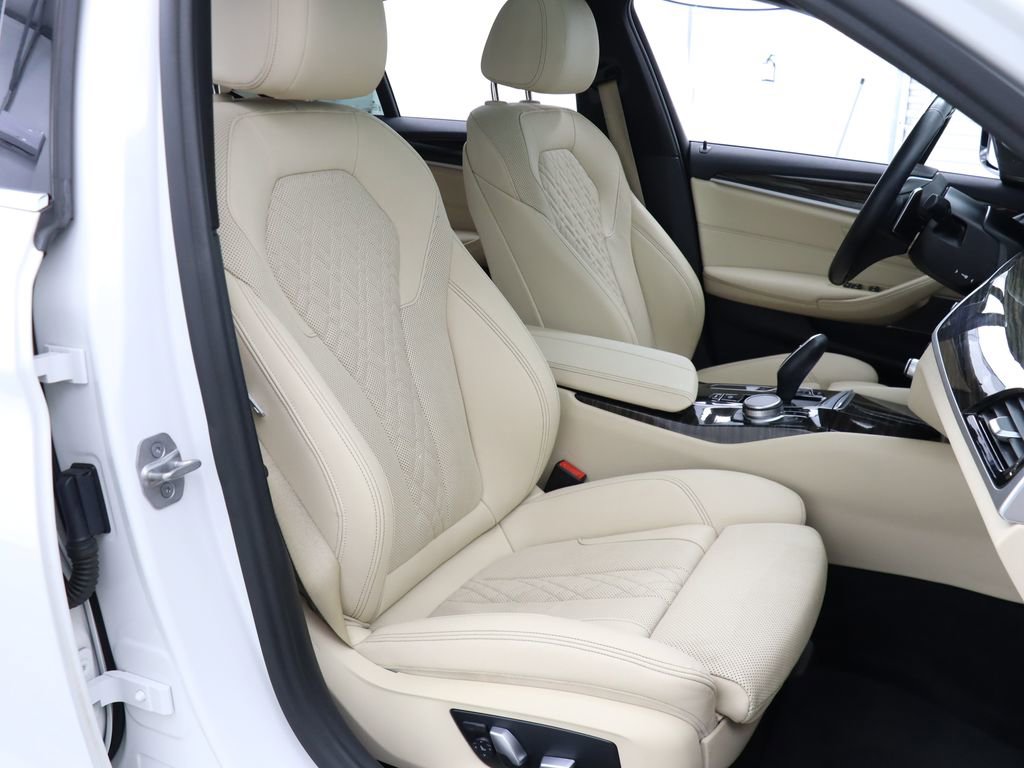 Used 2021 BMW 530i w/ Premium Package RWD image 23