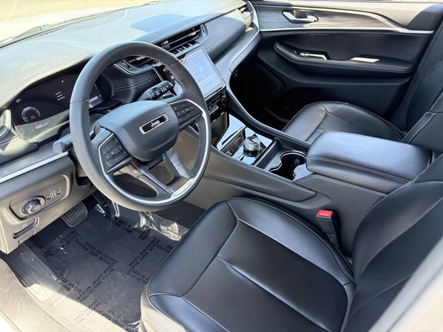 Used 2023 Jeep Grand Cherokee L Limited AWD/4WD image 19