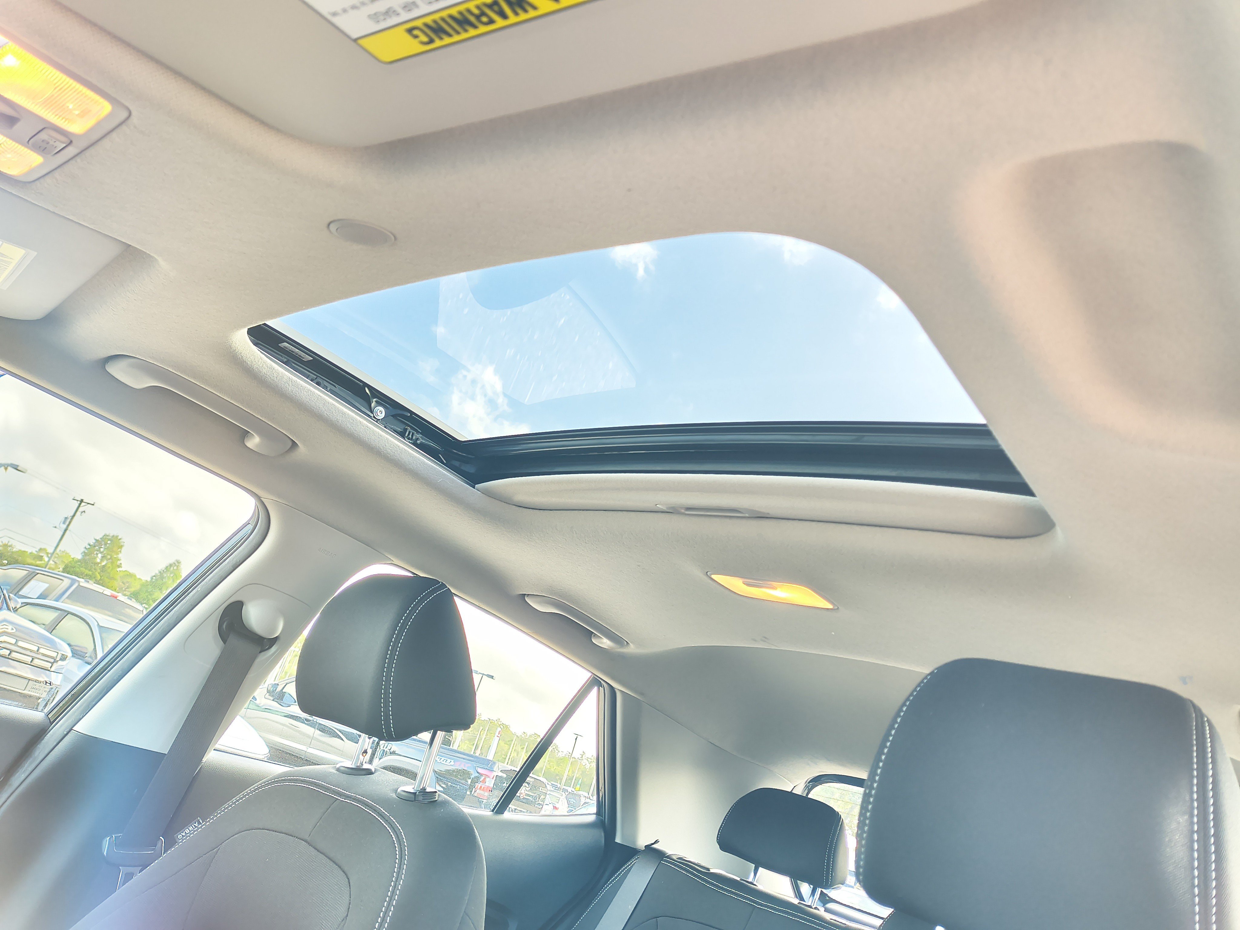 Used 2024 Hyundai Venue SEL FWD image 21