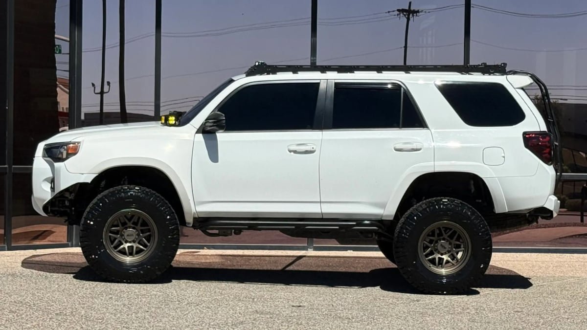 Used 2023 Toyota 4Runner SR5 Premium AWD/4WD image 4