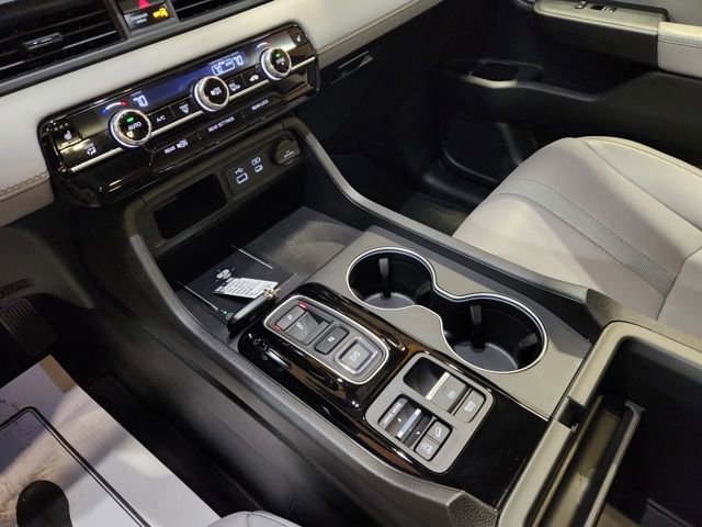 Certified 2025 Honda Pilot Touring image 17