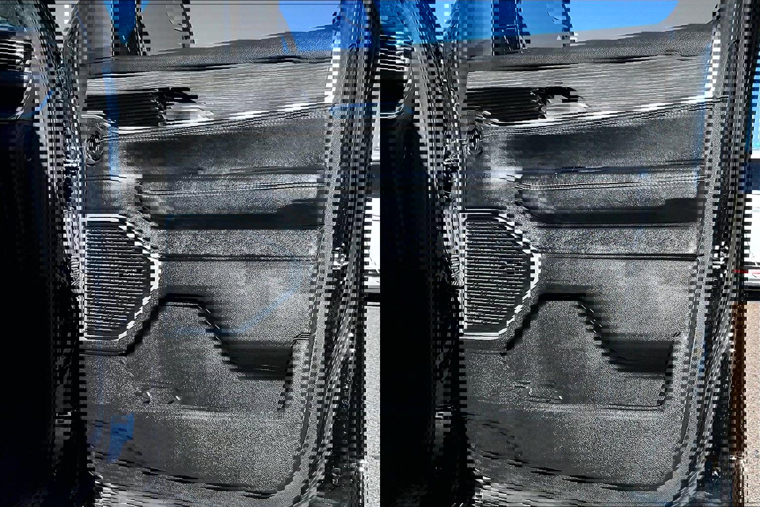 Used 2024 Jeep Wagoneer L Series II image 27