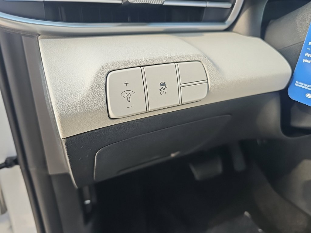 New 2026 Hyundai Elantra Limited FWD image 15
