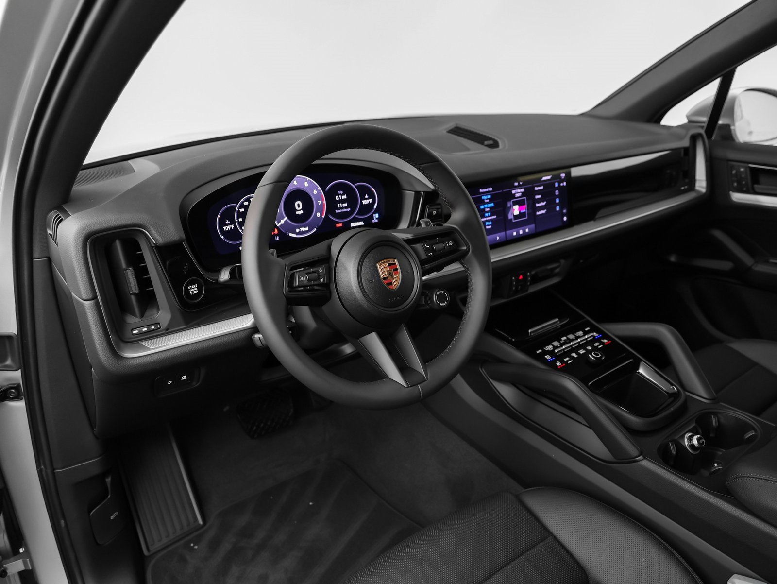 Used 2025 Porsche Cayenne image 4