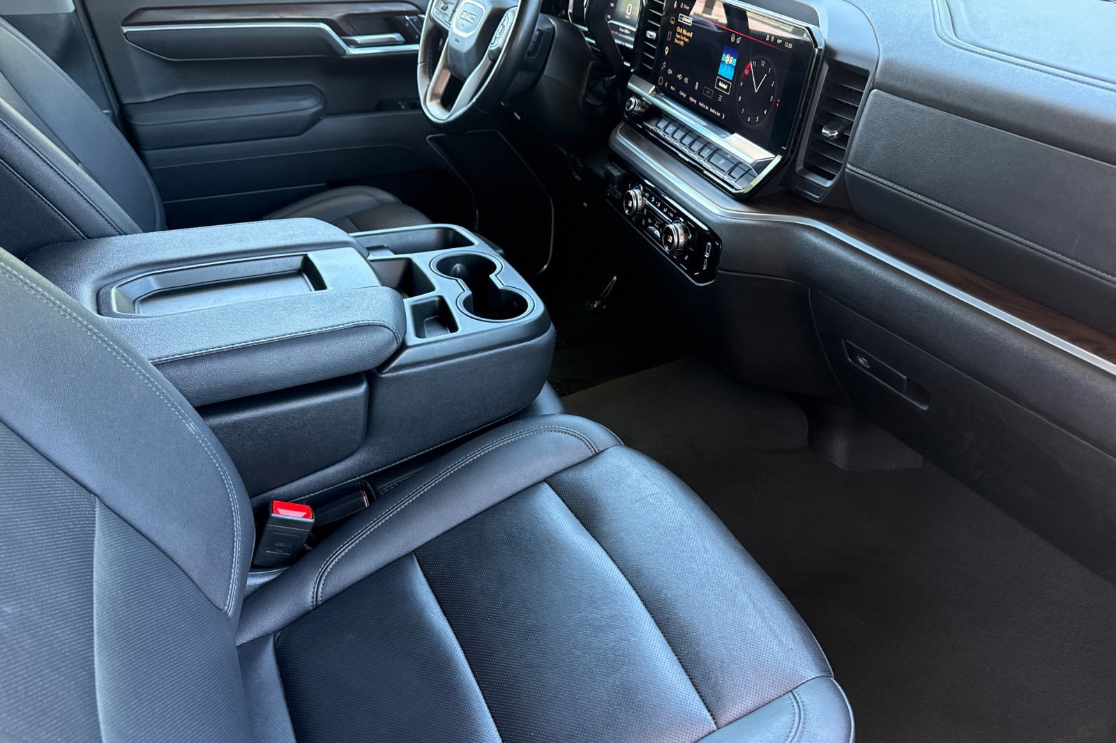 Used 2025 GMC Sierra 1500 SLT RWD image 23