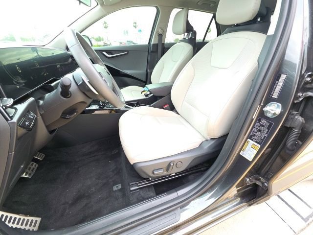 Used 2023 Kia Niro EX Touring image 13