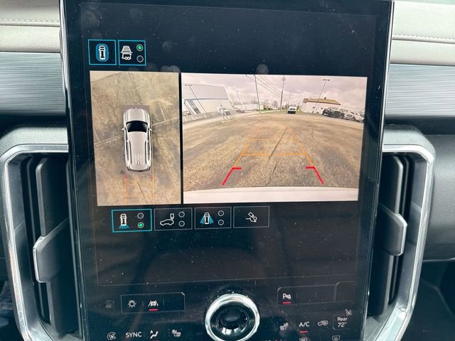 Used 2024 GMC Acadia Elevation image 17