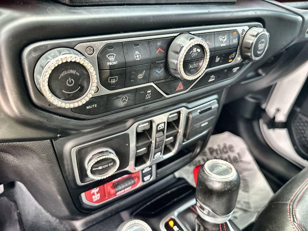 Used 2022 Jeep Gladiator Rubicon w/ Cold Weather Group AWD/4WD image 27