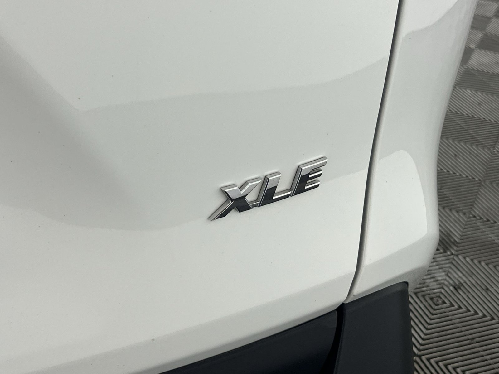 Used 2025 Toyota RAV4 XLE FWD image 28