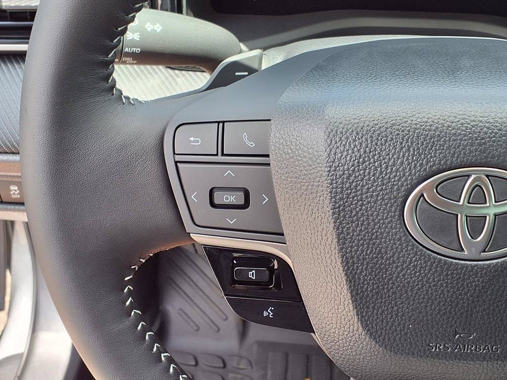 Used 2026 Toyota Camry SE FWD image 29