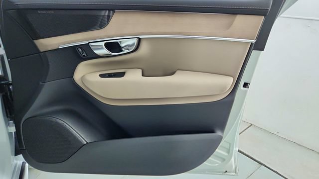 New 2026 Volvo XC90 T8 Plus w/ Protection Package AWD/4WD image 40