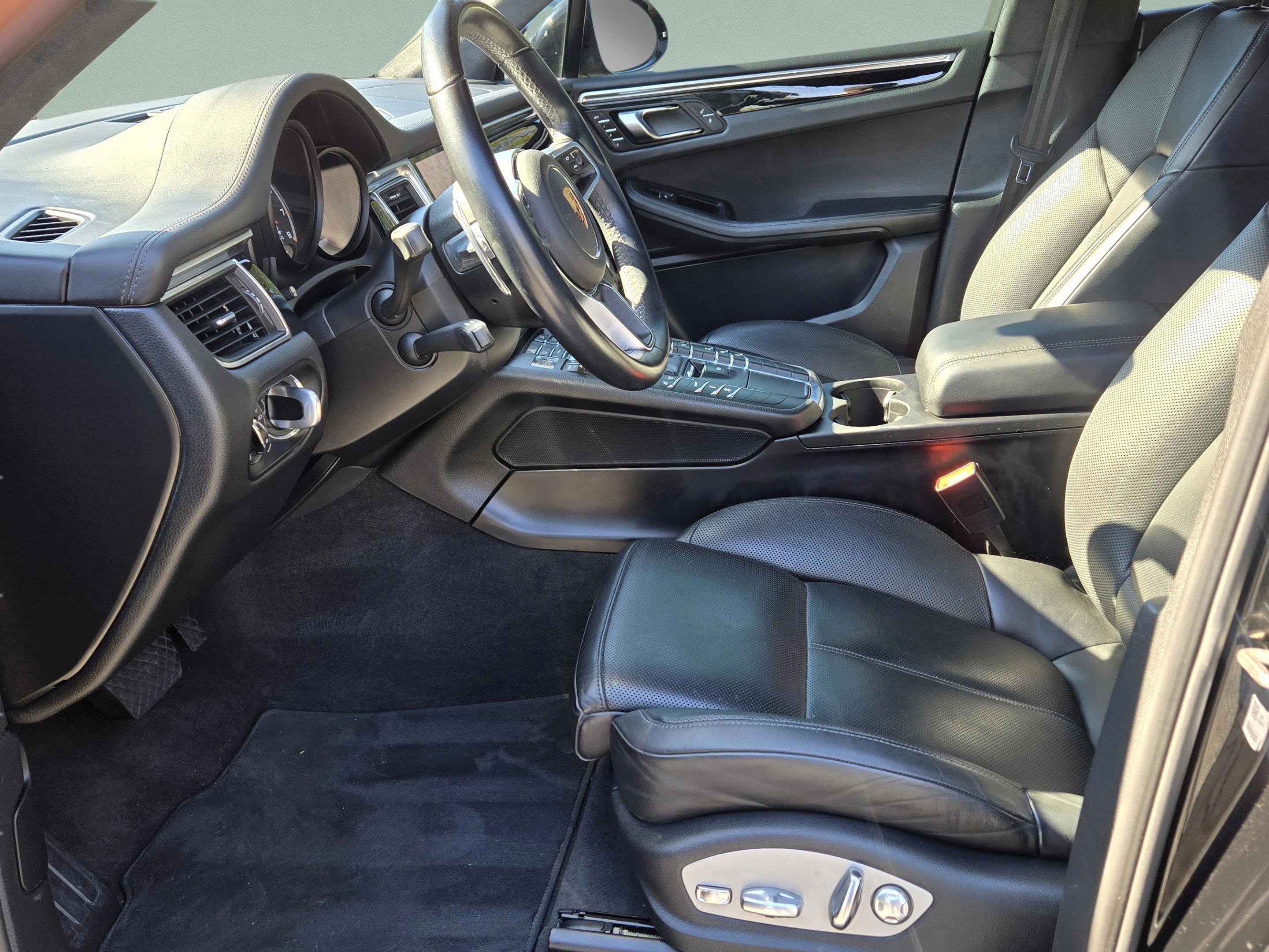 Used 2018 Porsche Macan Turbo image 37