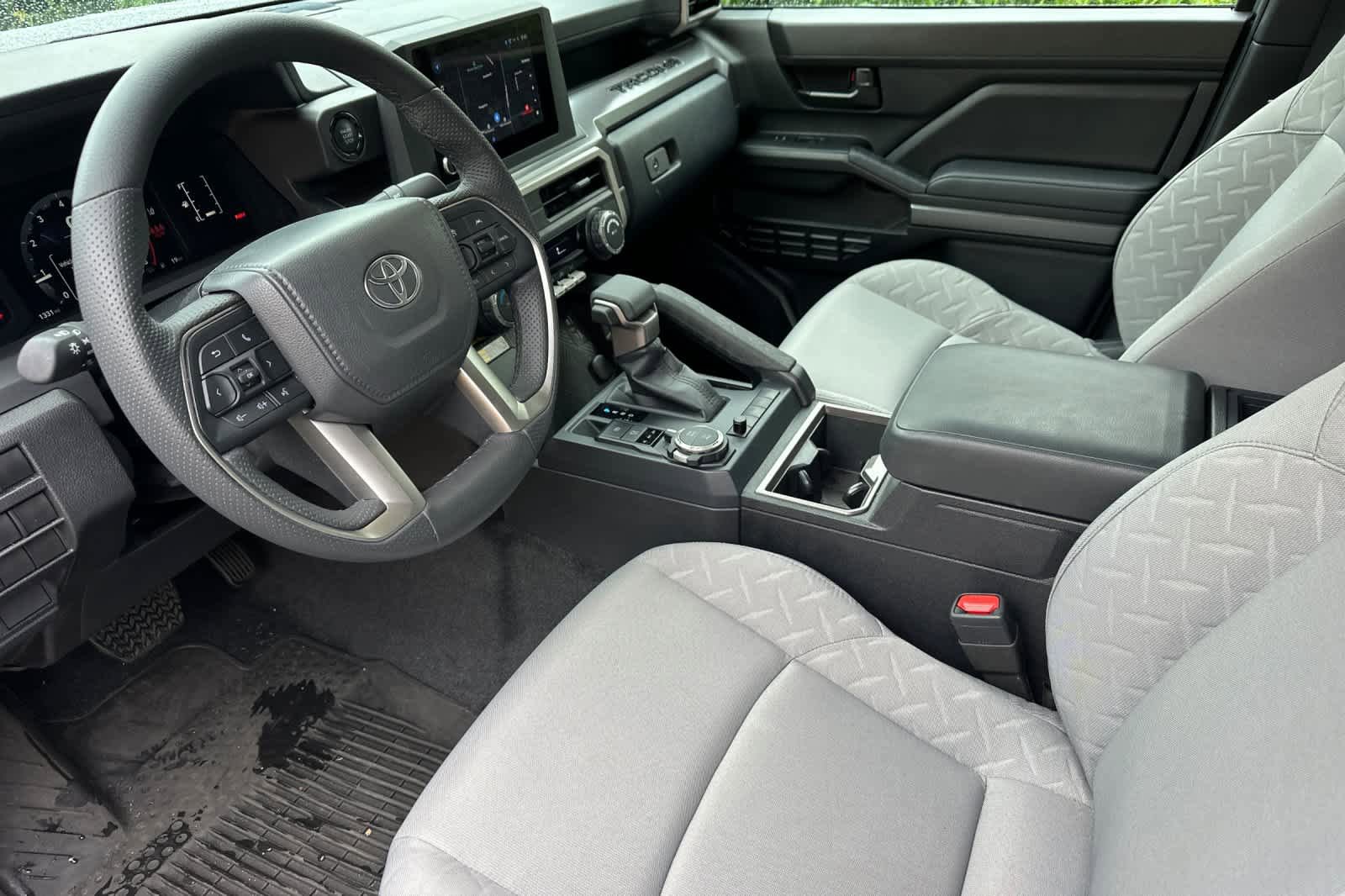 Used 2025 Toyota Tacoma SR5 w/ SR5 Upgrade Package image 9