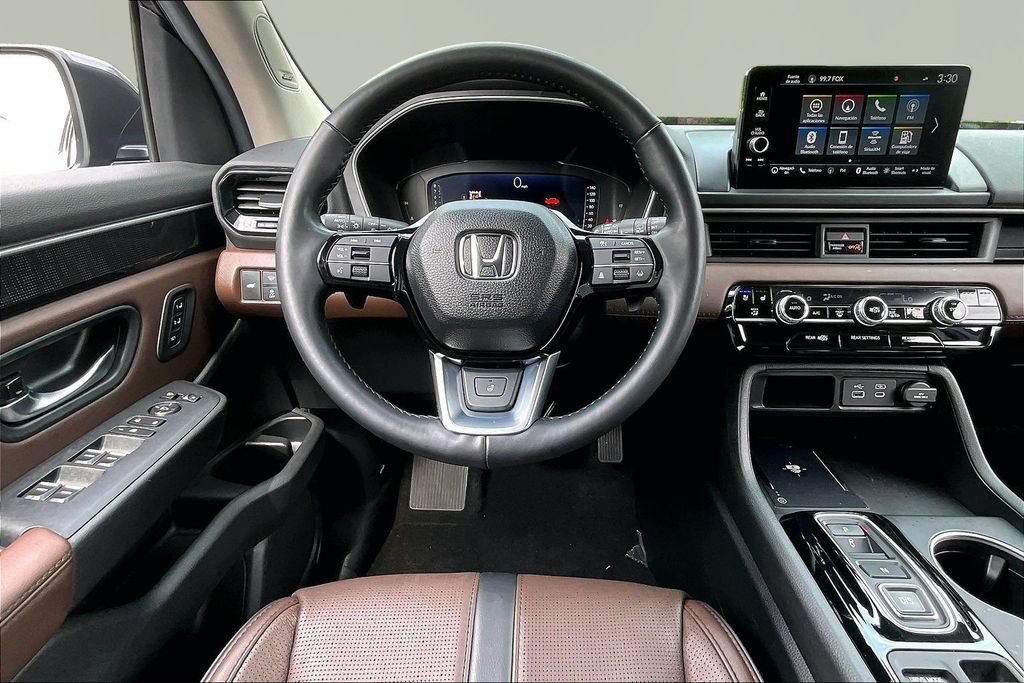 Used 2025 Honda Pilot Elite image 9