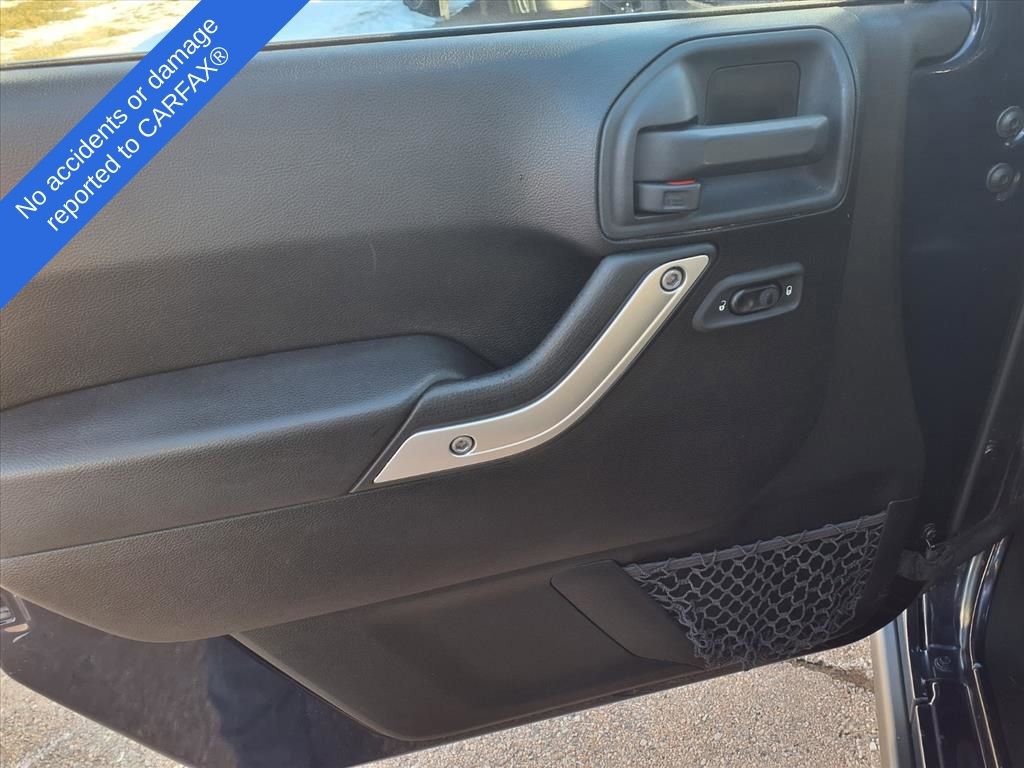 Used 2013 Jeep Wrangler Unlimited Rubicon w/ Dual Top Group image 17