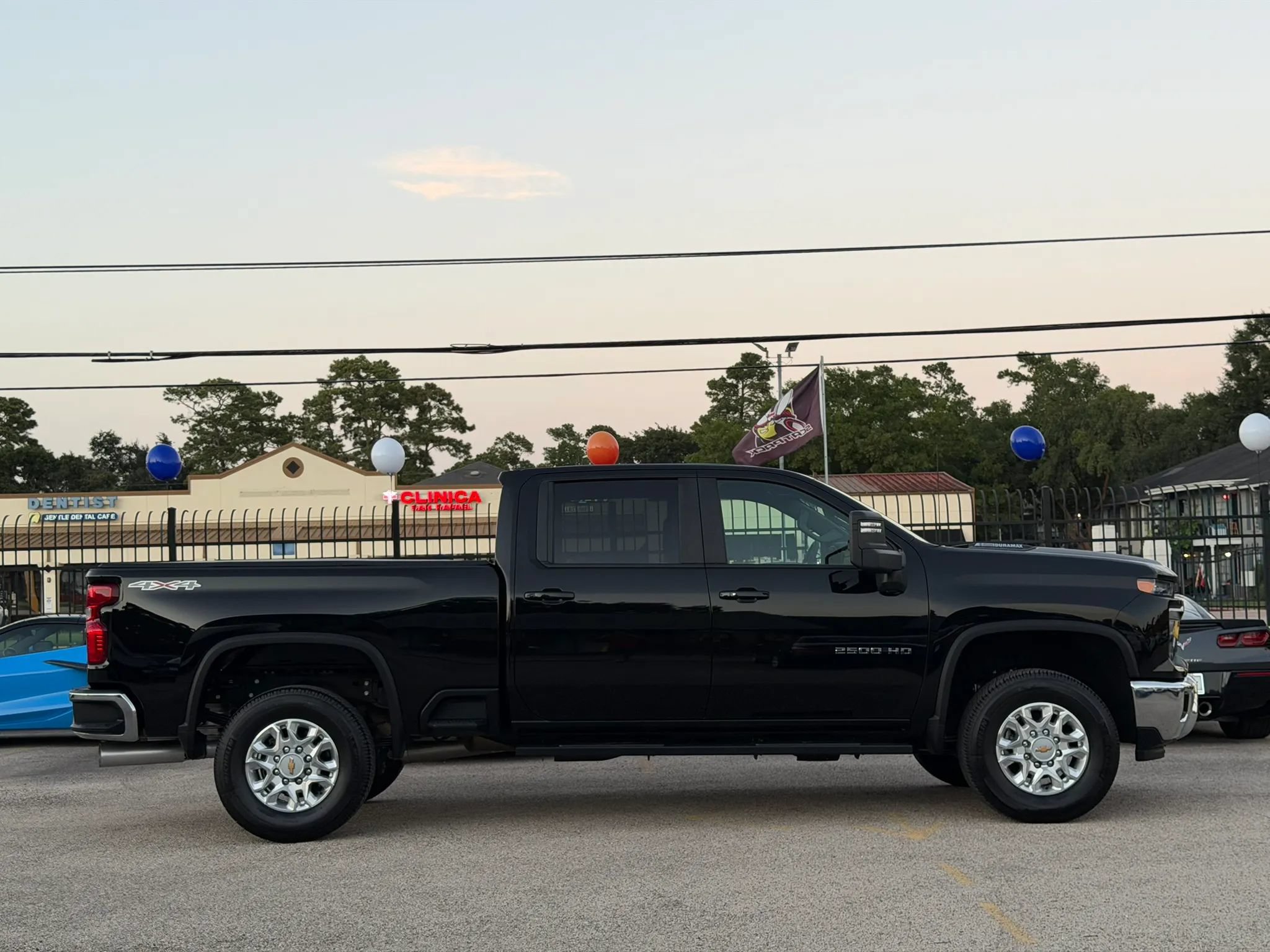 Used 2025 Chevrolet Silverado 2500 LT w/ Safety Package AWD/4WD image 11
