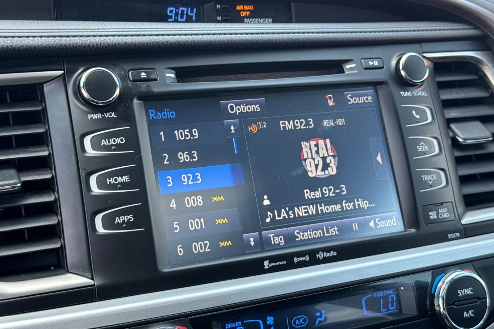 Certified 2018 Toyota Highlander XLE w/ Carpet Mat Package (TMS) image 18