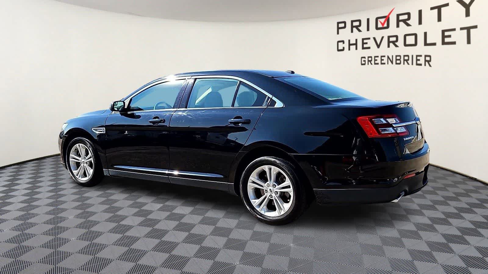 Used 2018 Ford Taurus SE FWD image 6