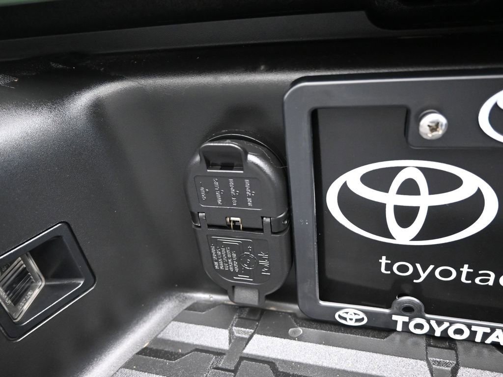 Used 2024 Nissan Frontier PRO-4X w/ Pro Convenience Package image 44