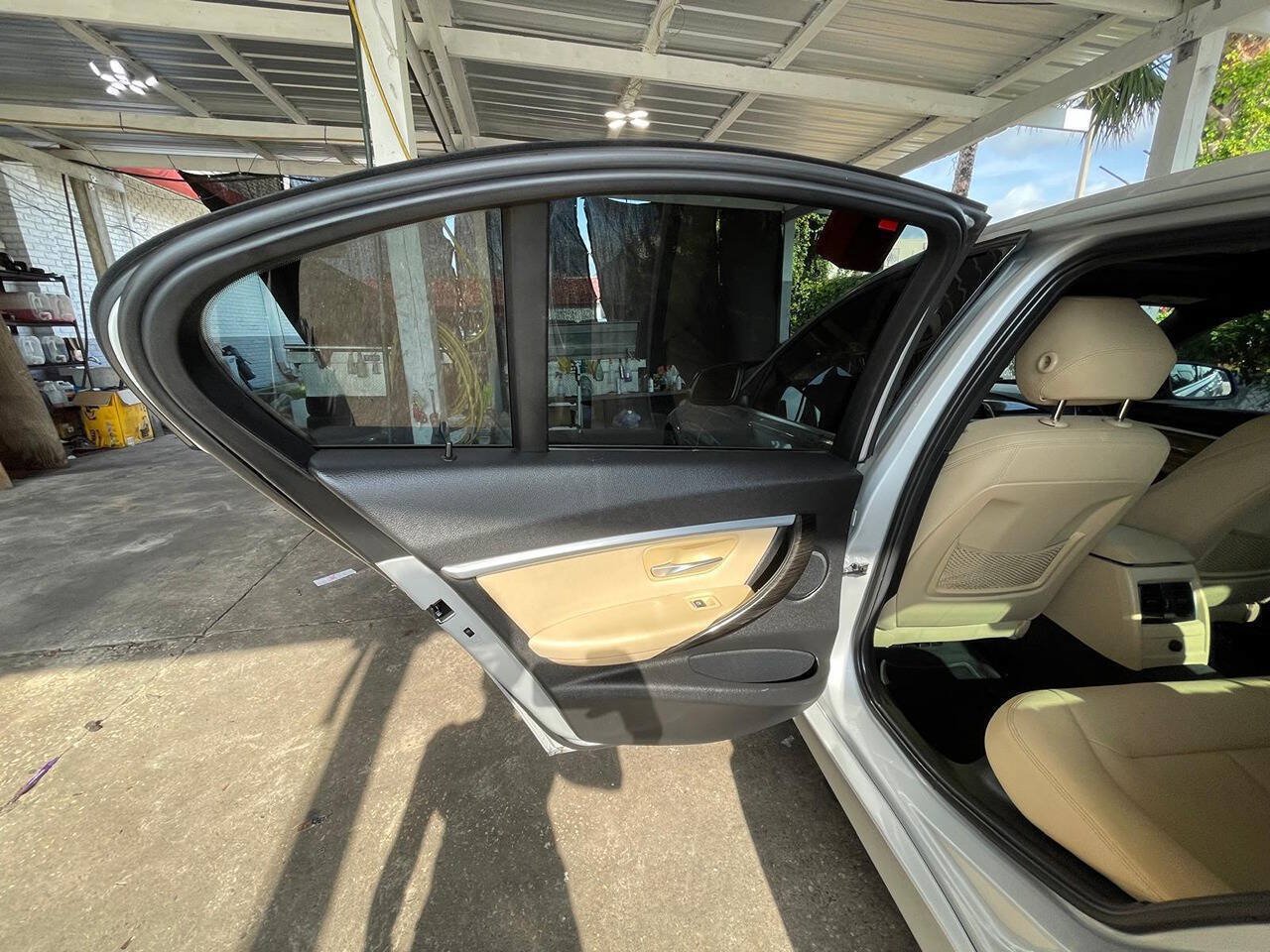 Used 2018 BMW 330i xDrive Sedan AWD/4WD image 11