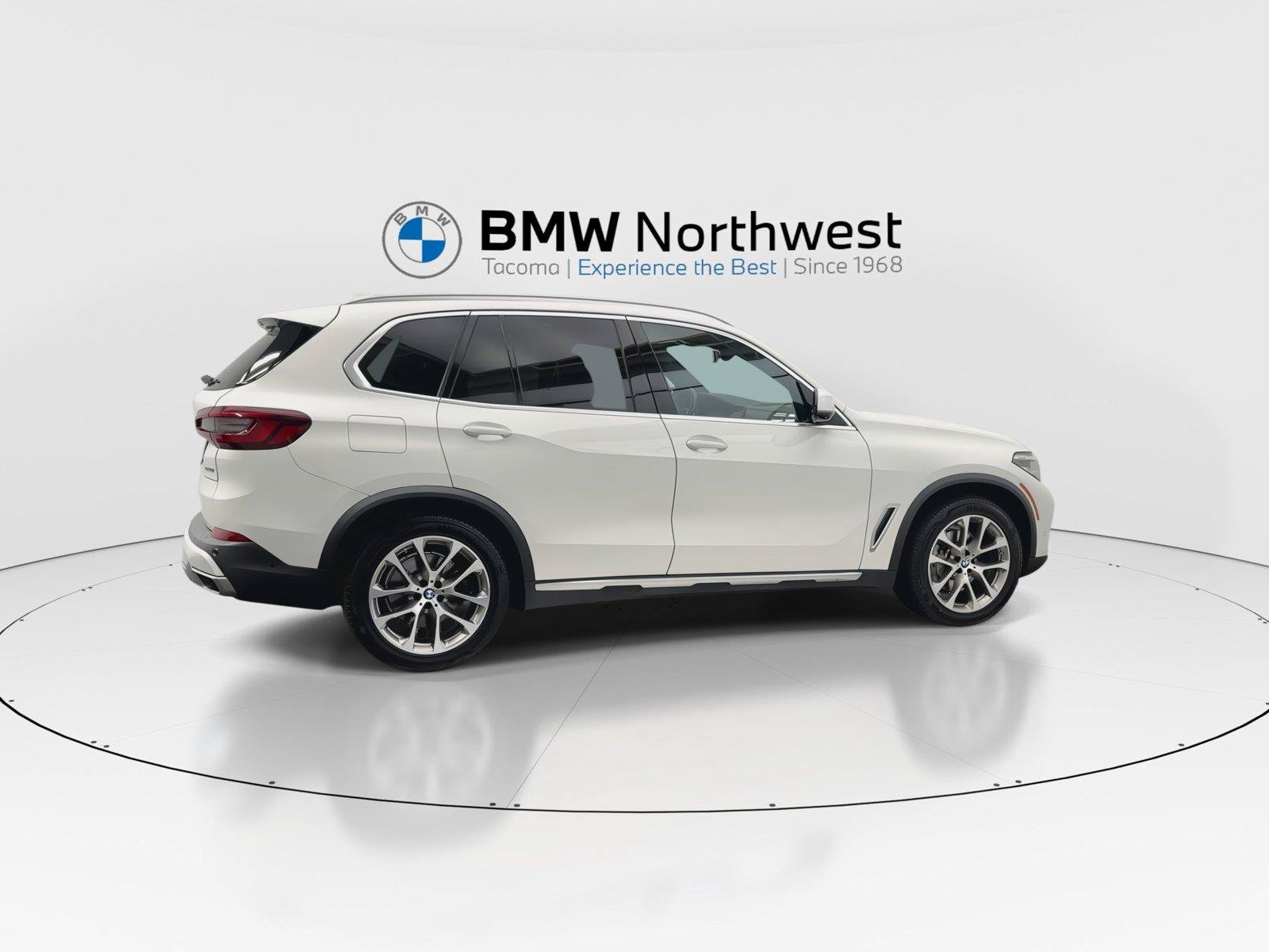 Used 2021 BMW X5 xDrive40i w/ Premium Package 2 AWD/4WD image 4