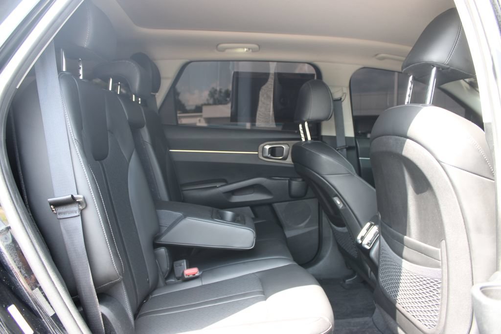 Used 2023 Kia Sorento S w/ Panoramic Sunroof Package AWD/4WD image 33