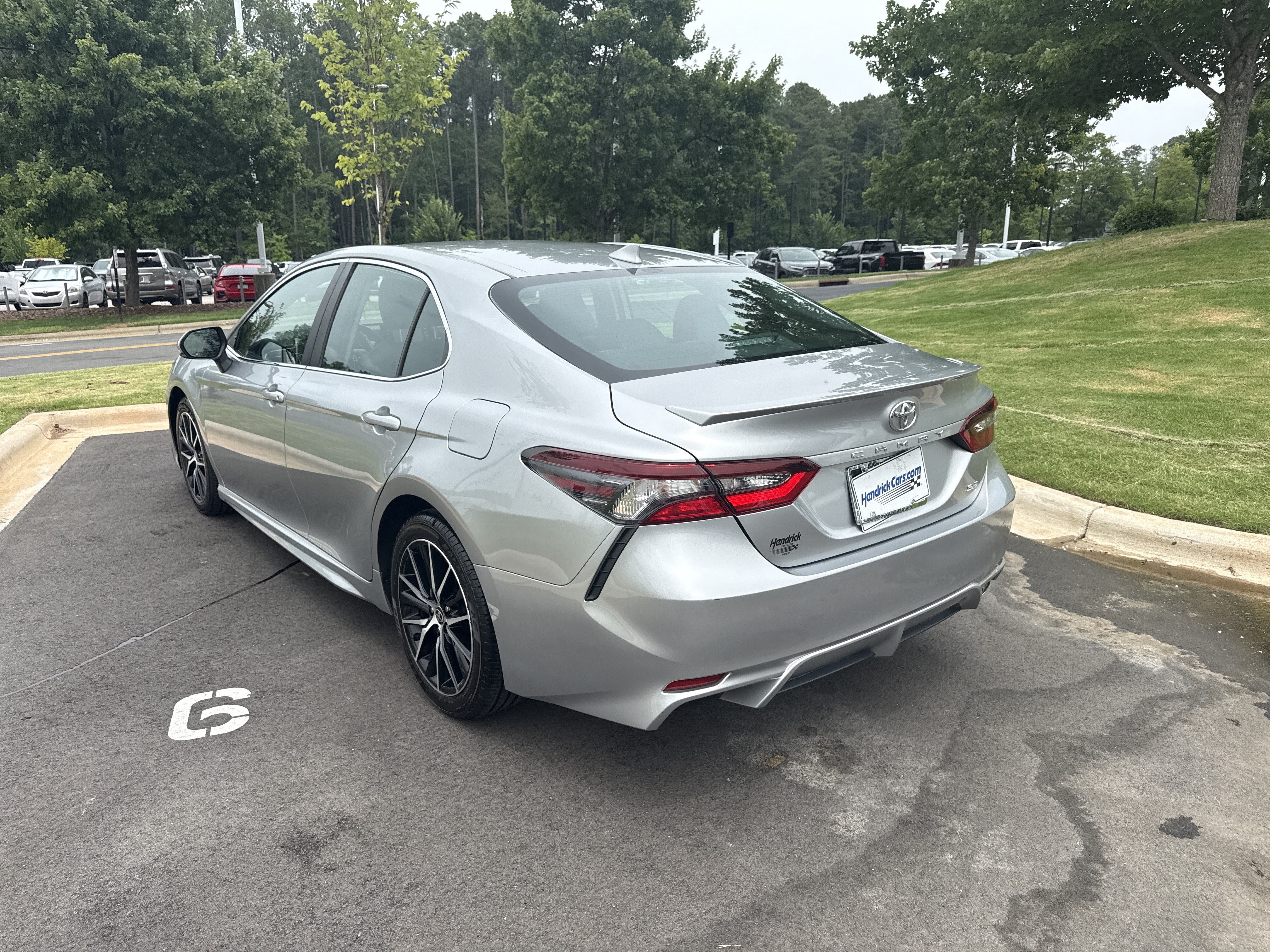 Used 2023 Toyota Camry SE FWD image 8