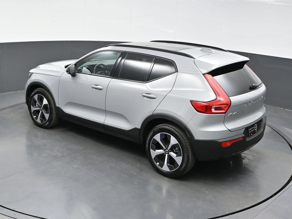 Used 2026 Volvo XC40 B5 Plus AWD/4WD image 37