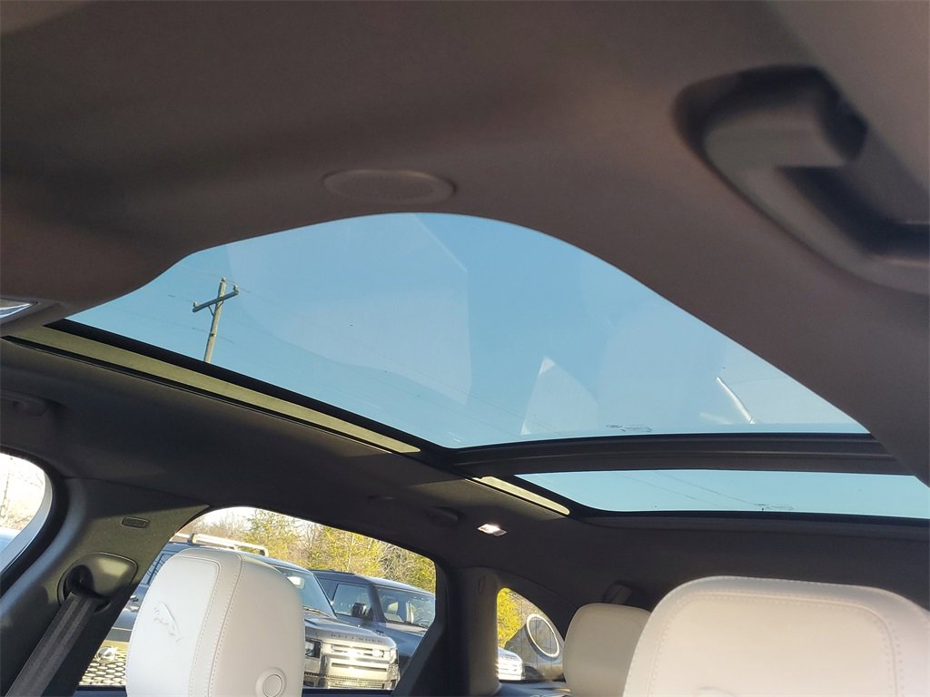 New 2026 Jaguar F-PACE R-Dynamic S image 9