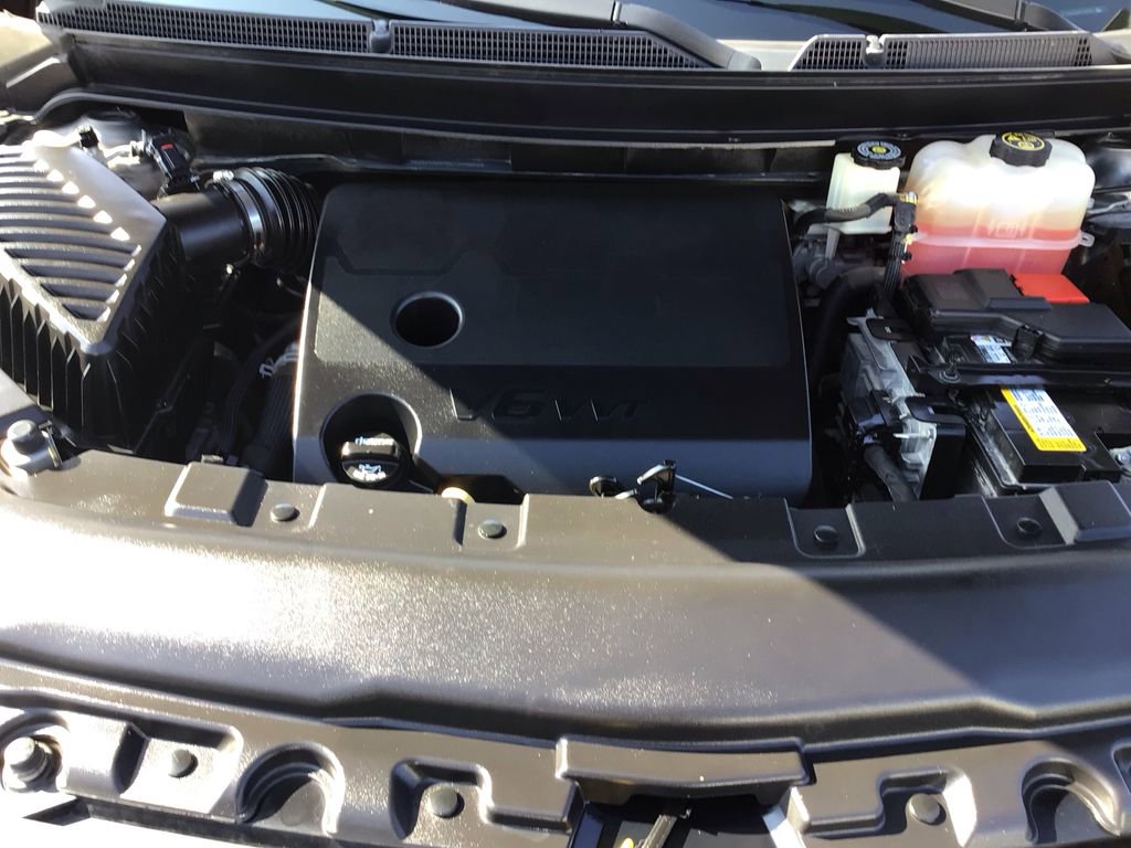 Used 2019 Buick Enclave Essence image 11