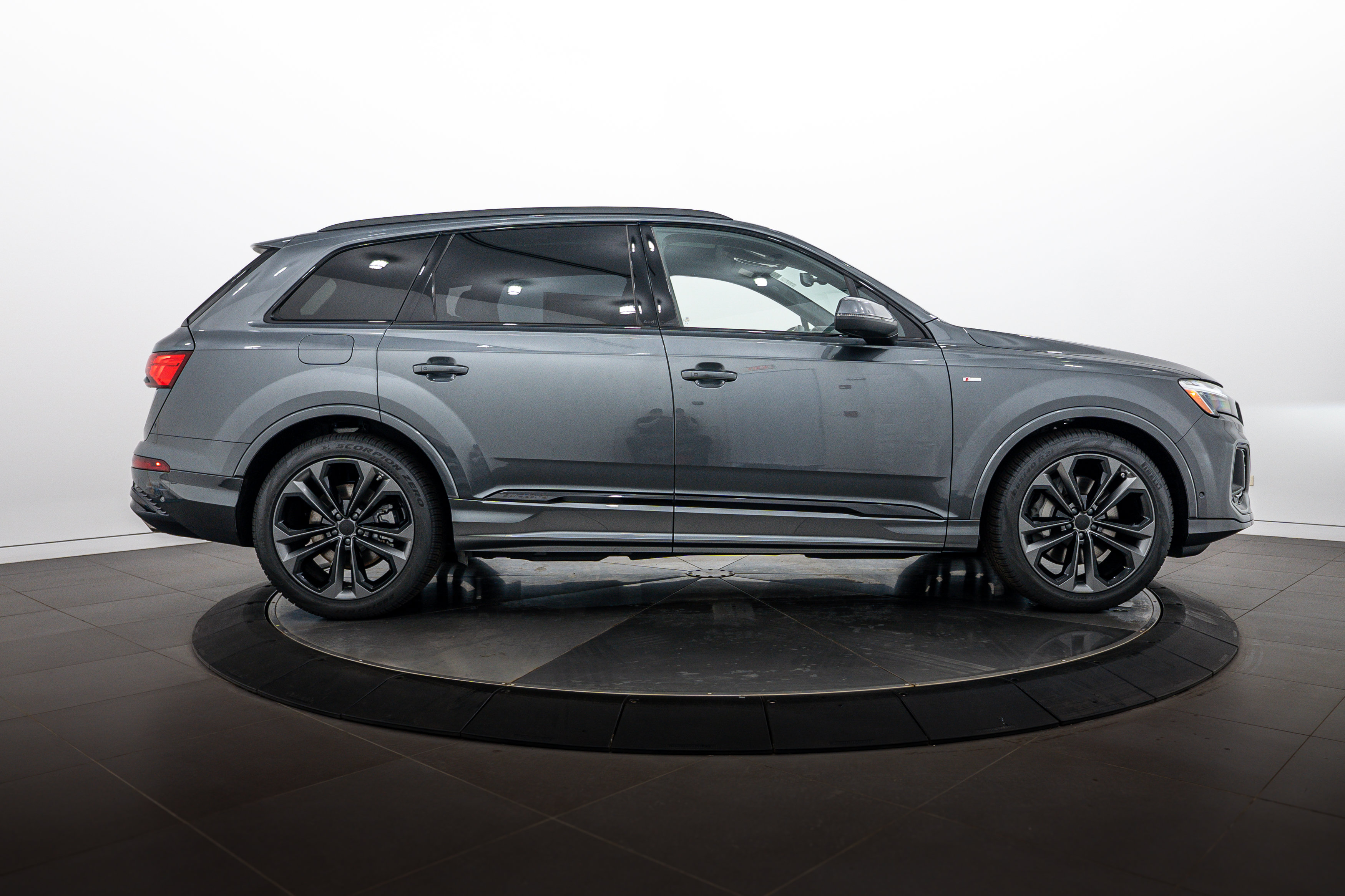 New 2026 Audi Q7 3.0T Prestige AWD/4WD image 3