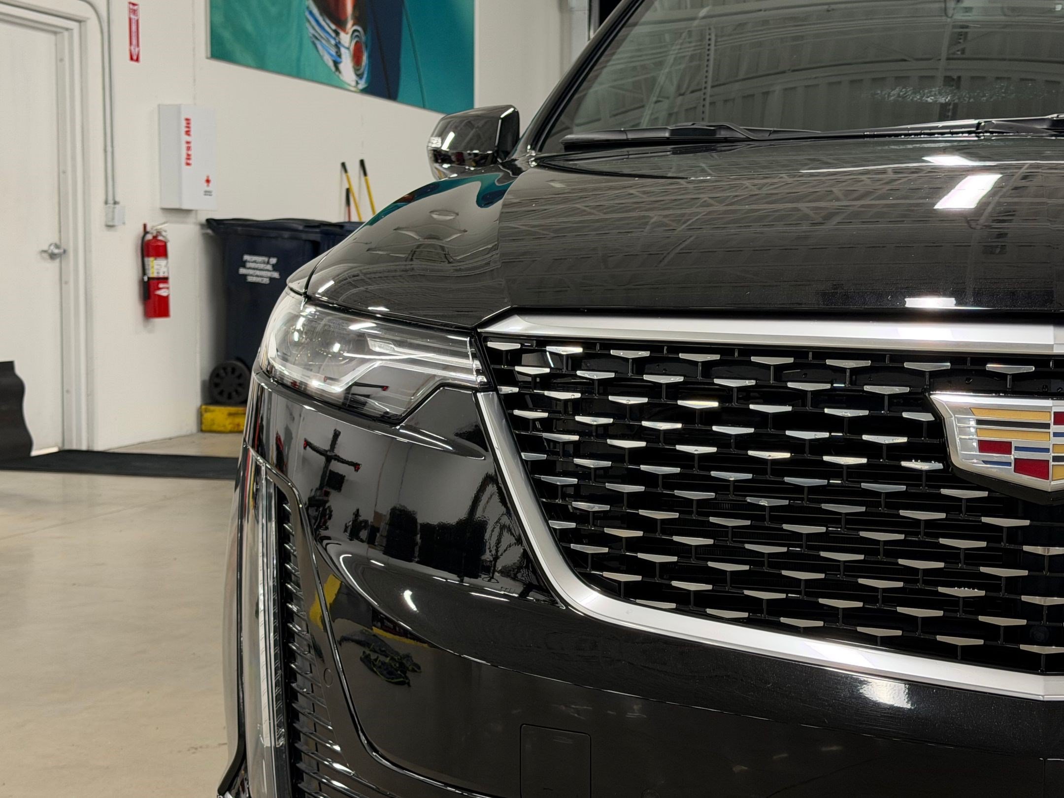 Certified 2025 Cadillac XT6 Luxury FWD image 11