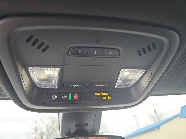 Used 2023 Chevrolet Traverse LT image 29