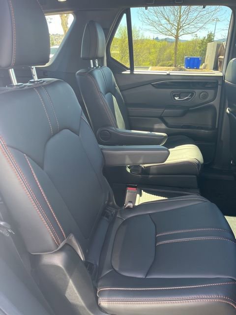 Certified 2025 Honda Pilot TrailSport image 7