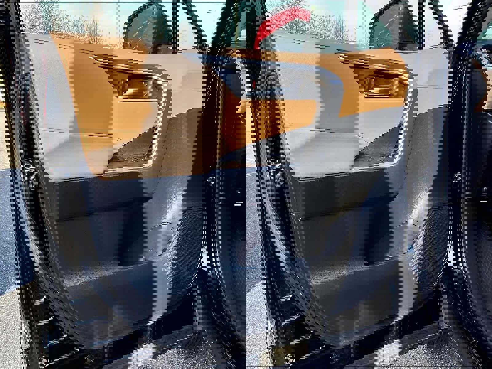 Used 2023 Toyota RAV4 XLE image 9