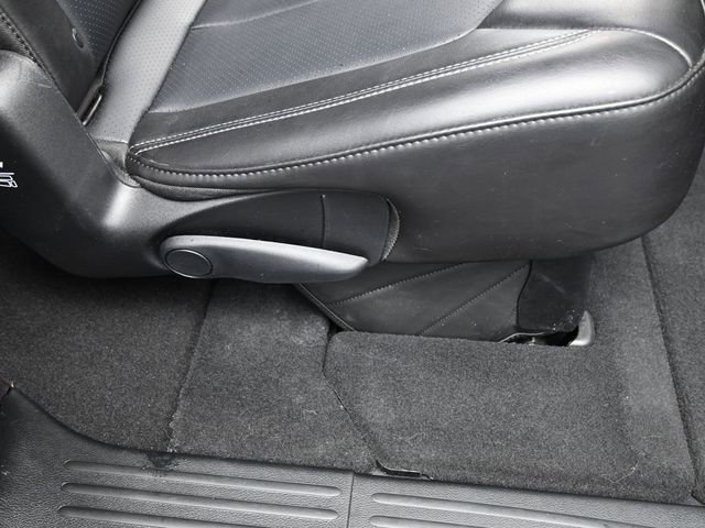 Used 2025 Chrysler Pacifica Select image 31