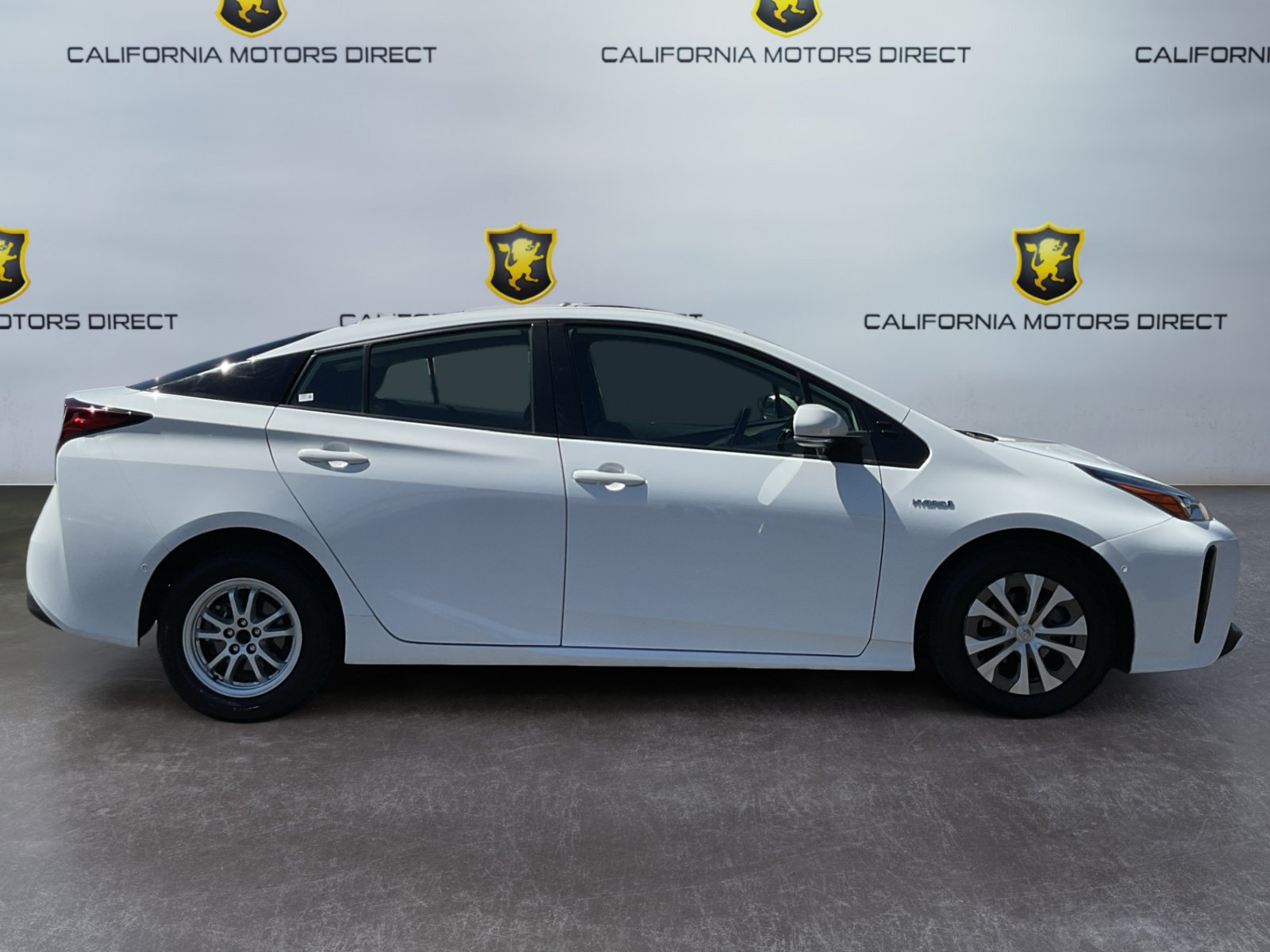 Used 2022 Toyota Prius LE FWD image 4