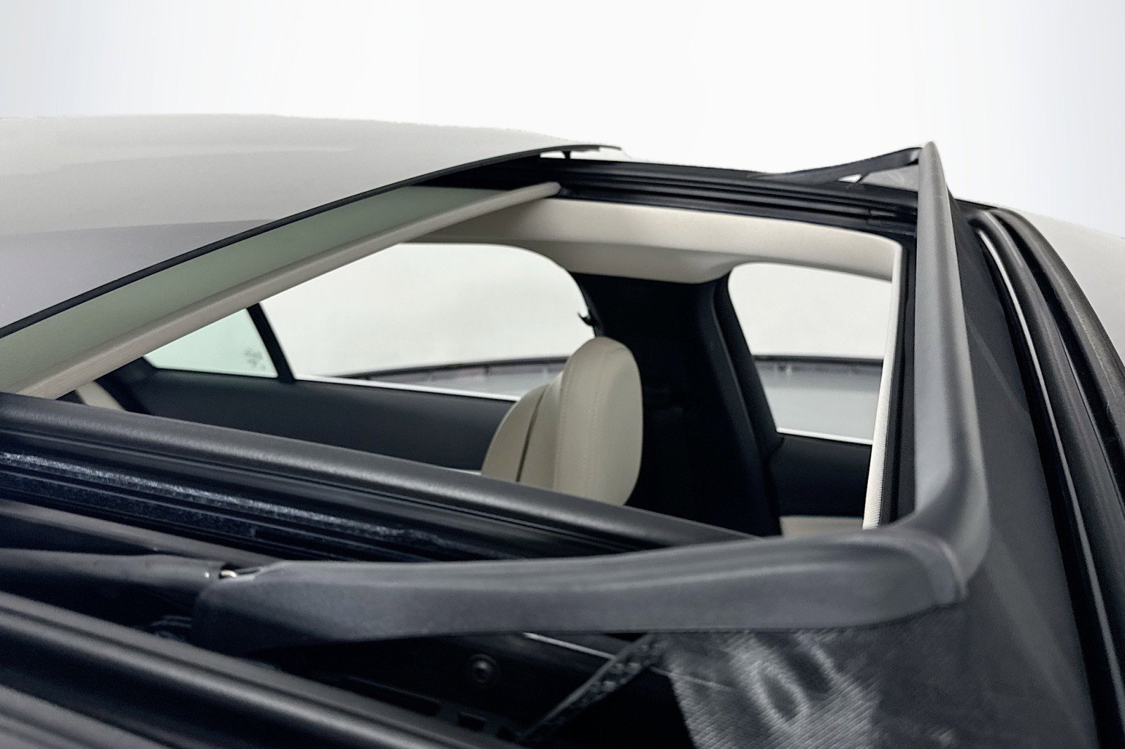 New 2026 Mercedes-Benz E 450 4MATIC Sedan image 21