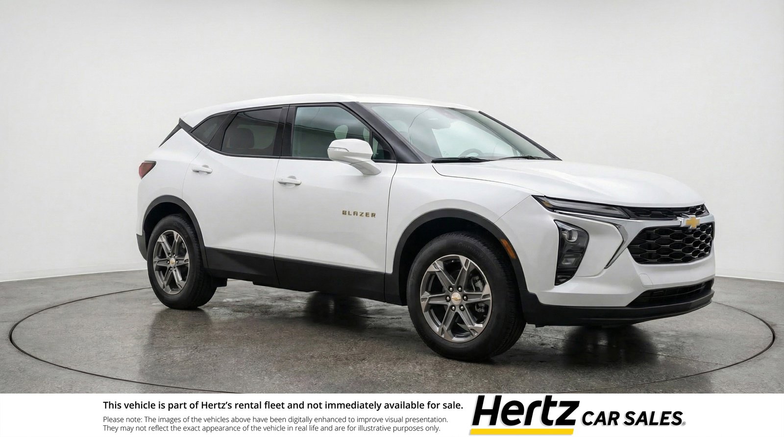 Used 2025 Chevrolet Blazer LT image 1